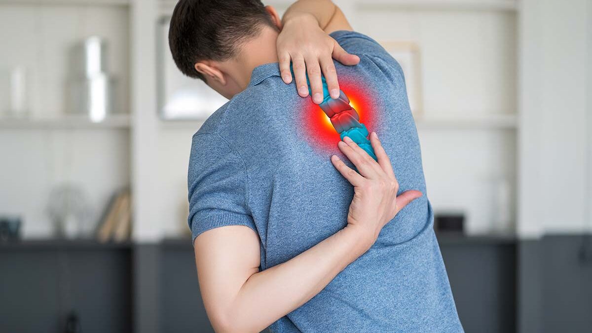 14 Causes of Upper Back Pain